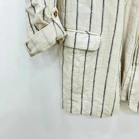 J. Jill Linen Blend Pinstripe Blazer, Size Small but can fit larger - Picture 6 of 7